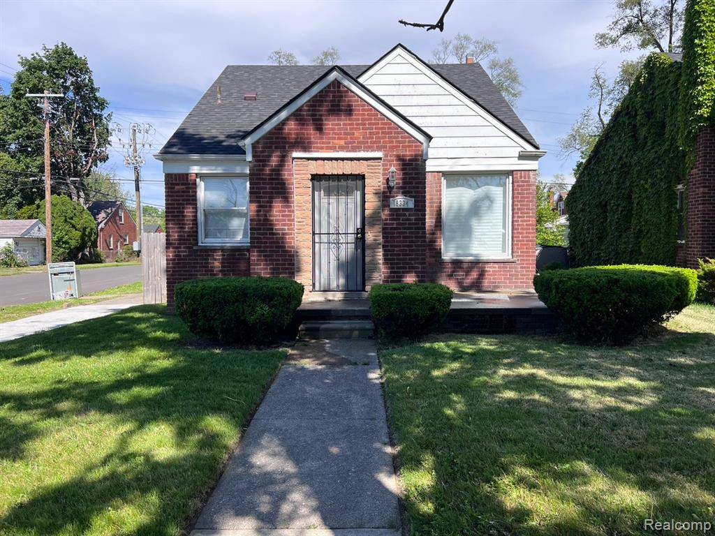Detroit, MI 48219,18334 Sunderland Road