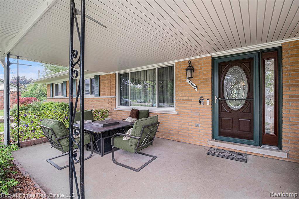 Clinton Twp, MI 48035,16652 Festian Drive