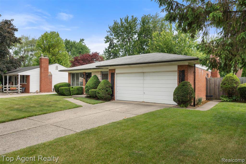 Sterling Heights, MI 48313,11837 Meteor Drive