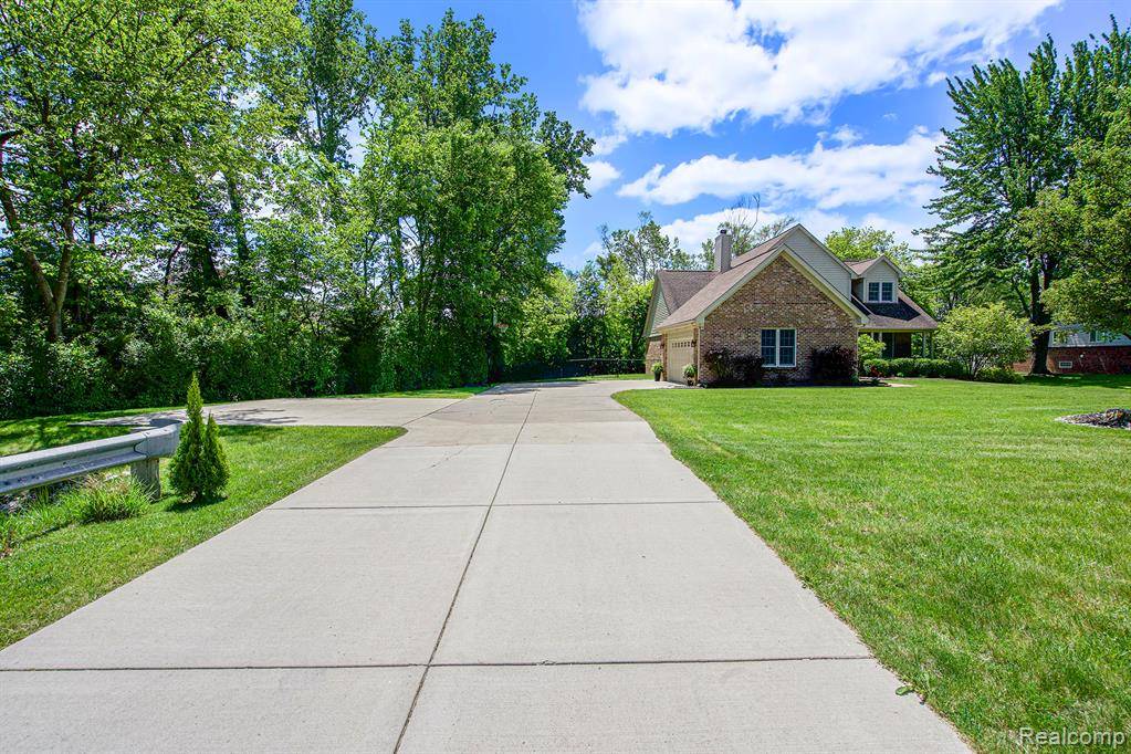 Canton, MI 48188,41527 Cherry Hill Road