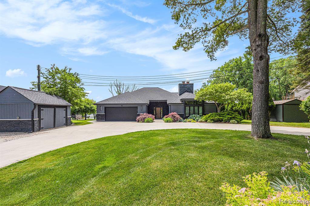 Lake Orion, MI 48362,360 Gan Eden Drive