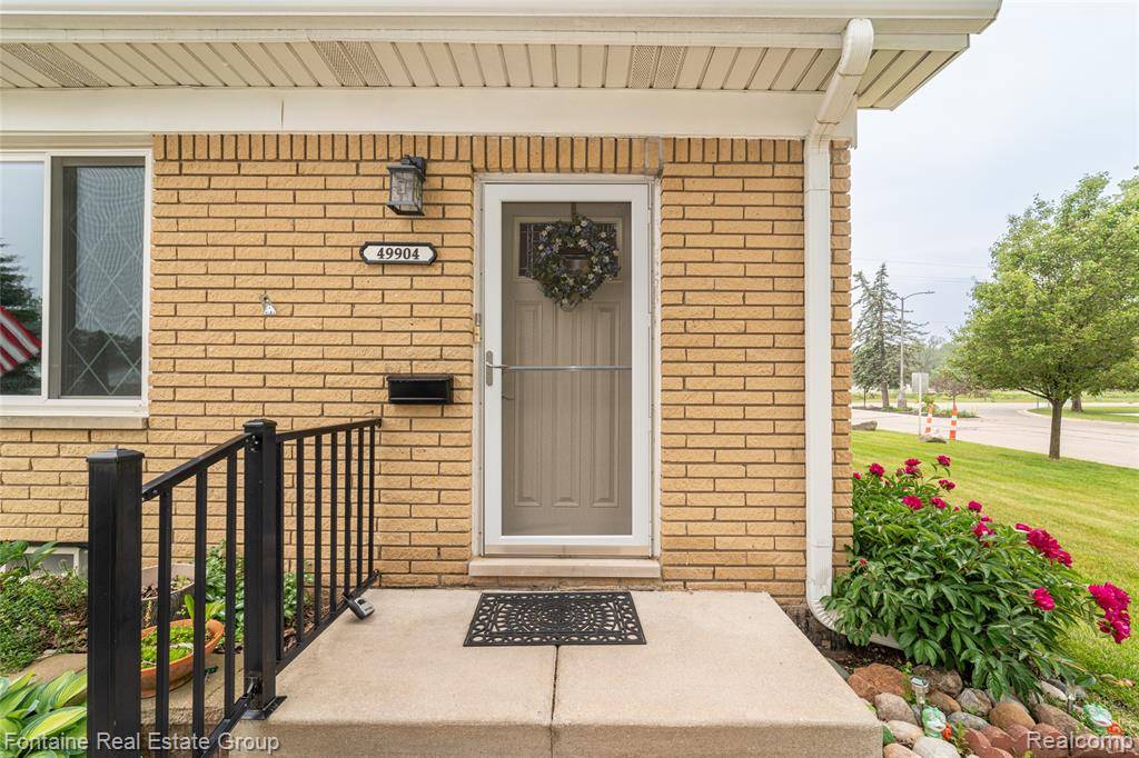 Wixom, MI 48393,49904 Helfer Boulevard