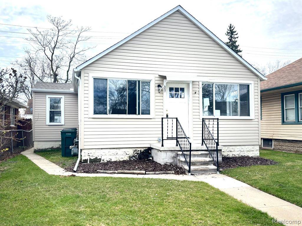 Lincoln Park, MI 48146,557 WHITE Avenue