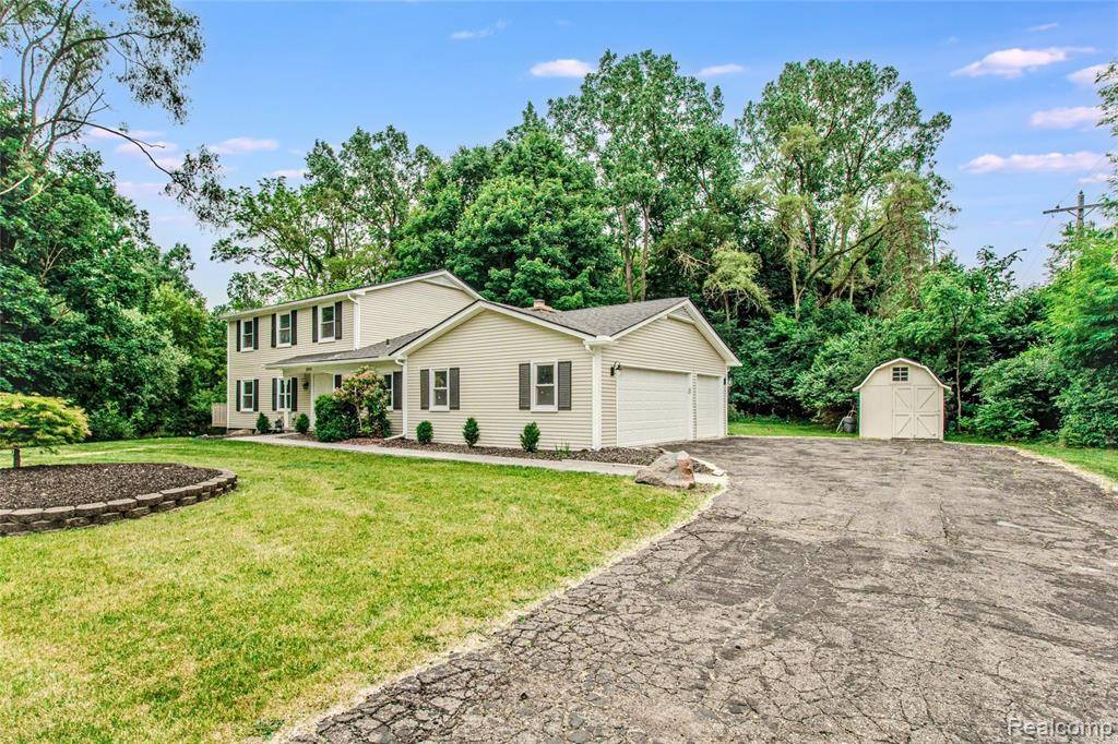 Bloomfield Hills, MI 48025,21993 Riverview Drive
