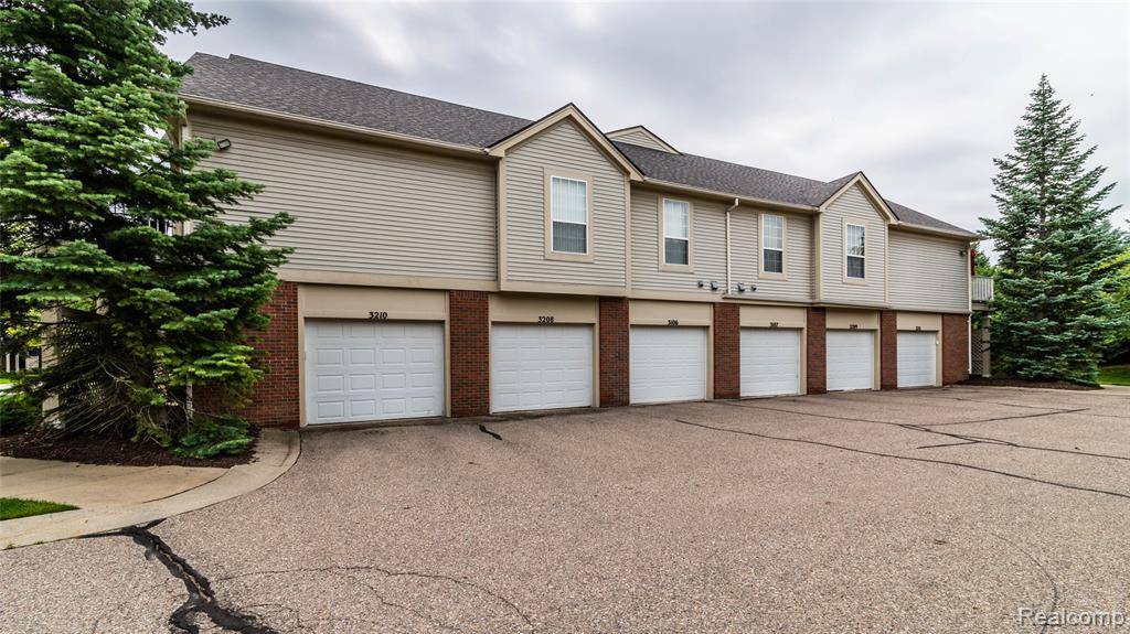 Walled Lake, MI 48390,3106 Chesapeake Circle