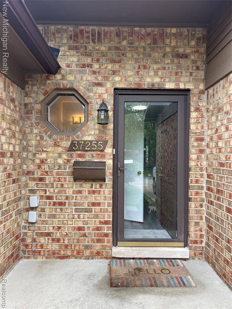 Clinton Twp, MI 48036,37255 Glenbrook Drive