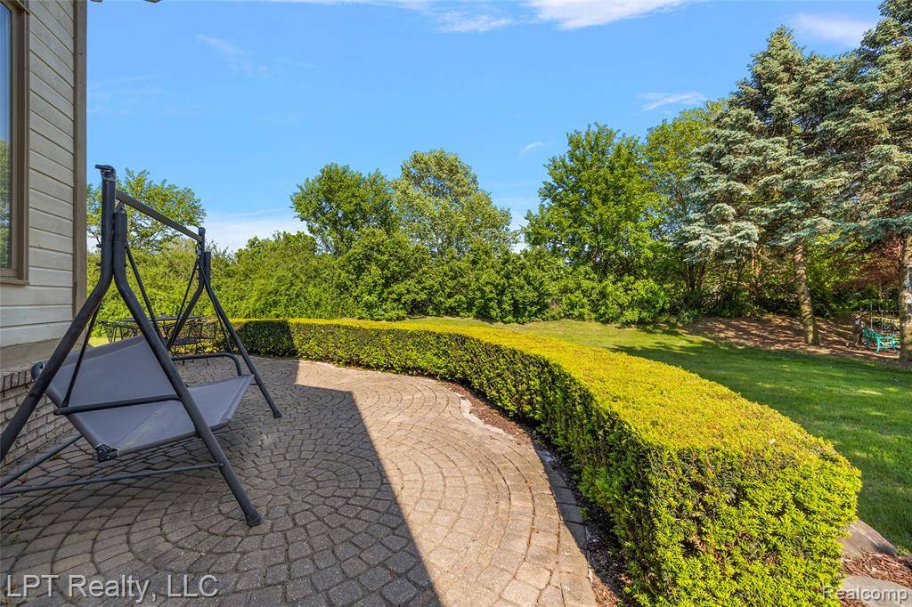 Shelby Twp, MI 48315,13815 Silent Woods Drive