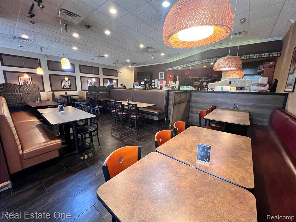 West Bloomfield, MI,33214 W 14 Mile Road