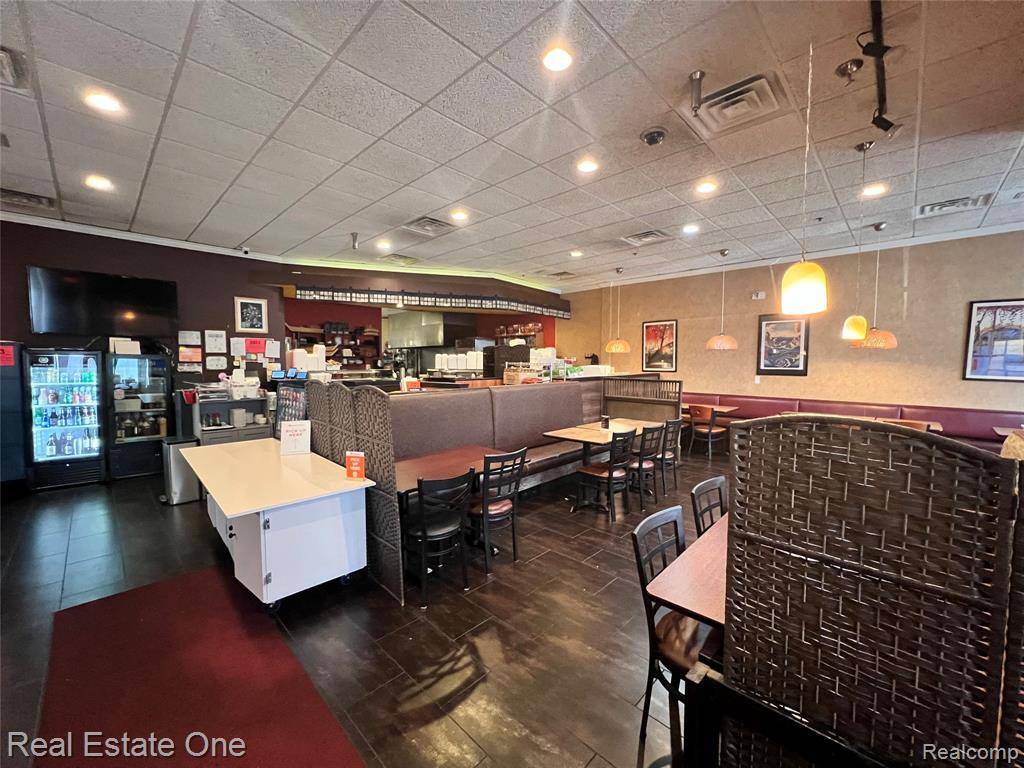 West Bloomfield, MI,33214 W 14 Mile Road