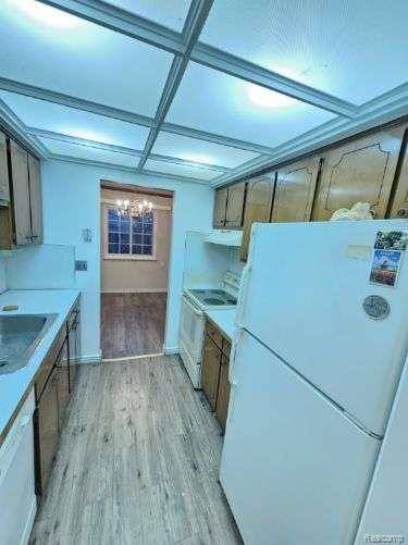 Sterling Heights, MI 48313,39447 Van Dyke Avenue