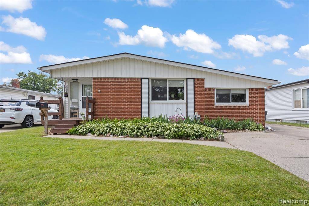 Wayne, MI 48186,634 S Hawthorne Street