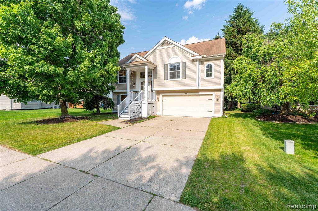 Waterford, MI 48327,332 Lake Meadow Drive