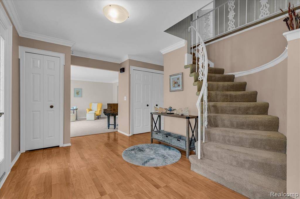 Troy, MI 48098,2374 Ridge Drive