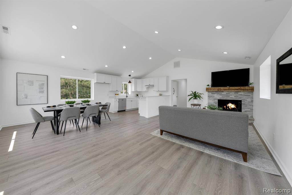 Rochester Hills, MI 48309,2694 Vendome Avenue