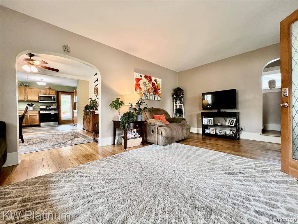 Port Huron, MI 48060,1323 16th Street