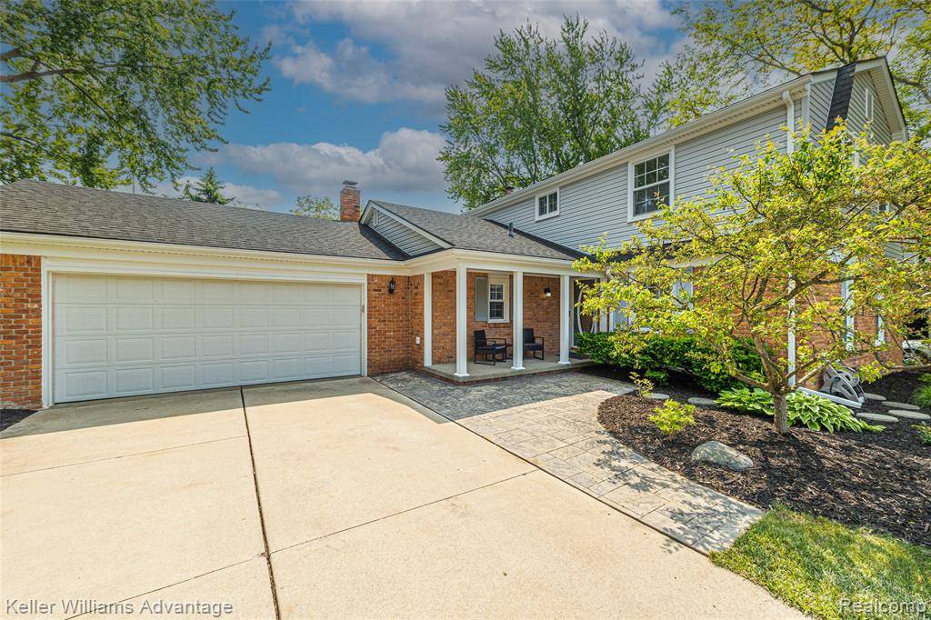 Northville, MI 48168,16772 Dundalk Court