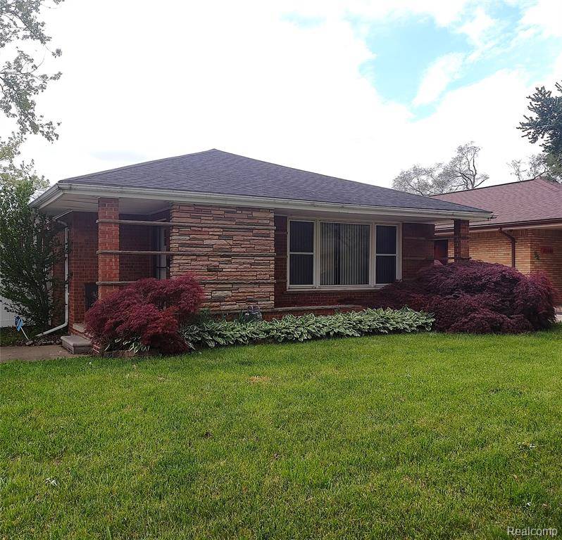 Harper Woods, MI 48225,20456 Van Antwerp W Street