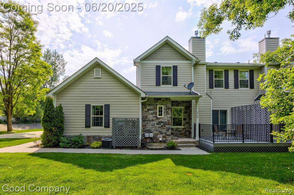 Lake Orion, MI,1724 Barrington Court