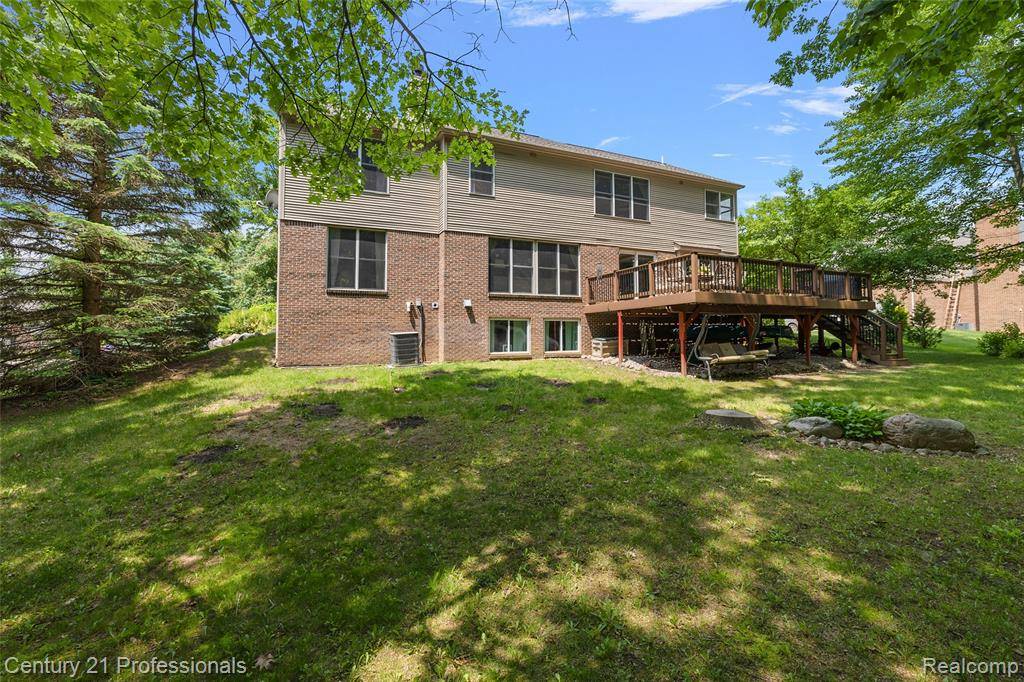 Clarkston, MI 48348,7363 Oakstone Drive