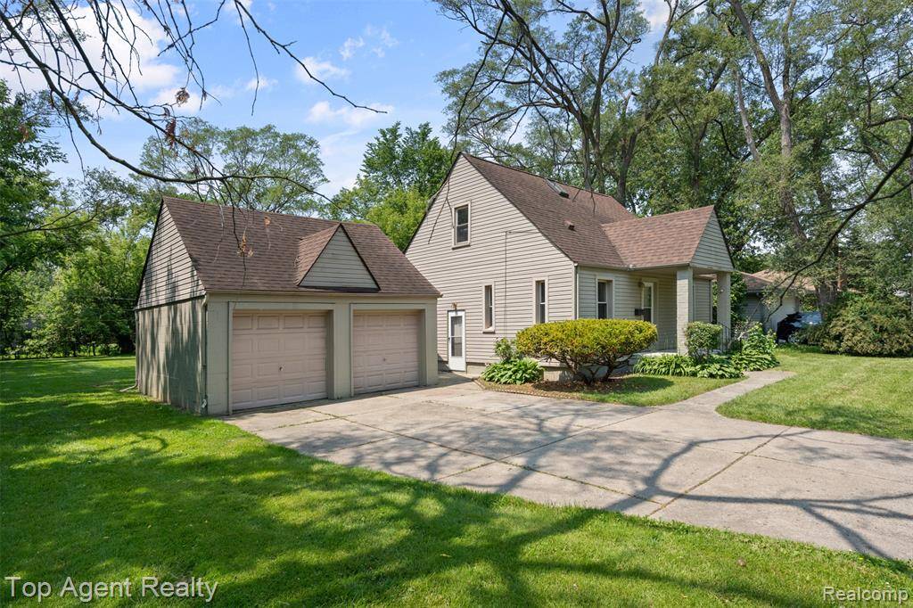 Harper Woods, MI 48225,19330 Eastwood Drive