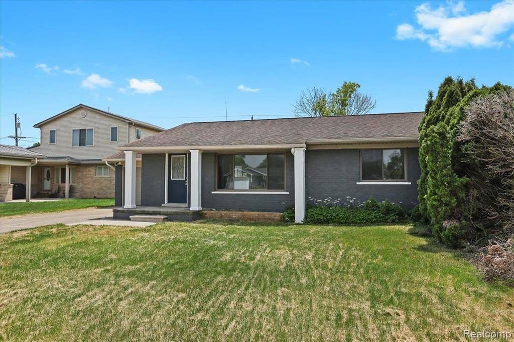 Chesterfield, MI 48047,48306 Jefferson Avenue