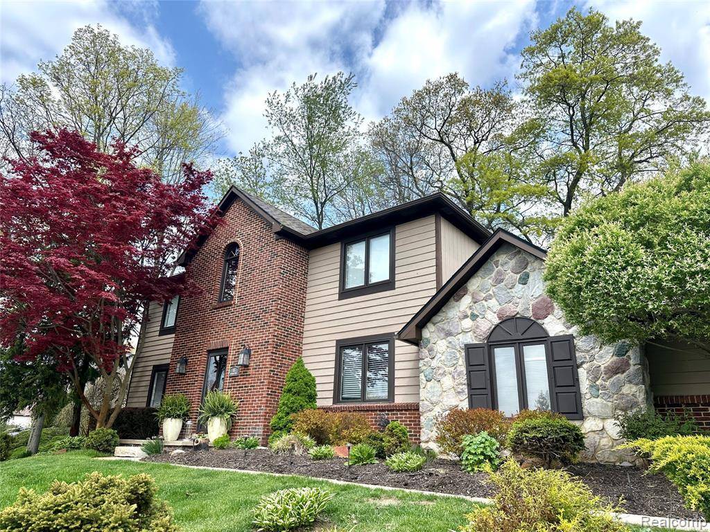 Lake Orion, MI 48362,85 Overlake Drive