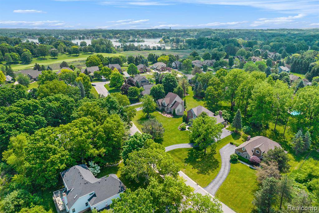 Howell, MI 48843,4118 Pinehurst Drive