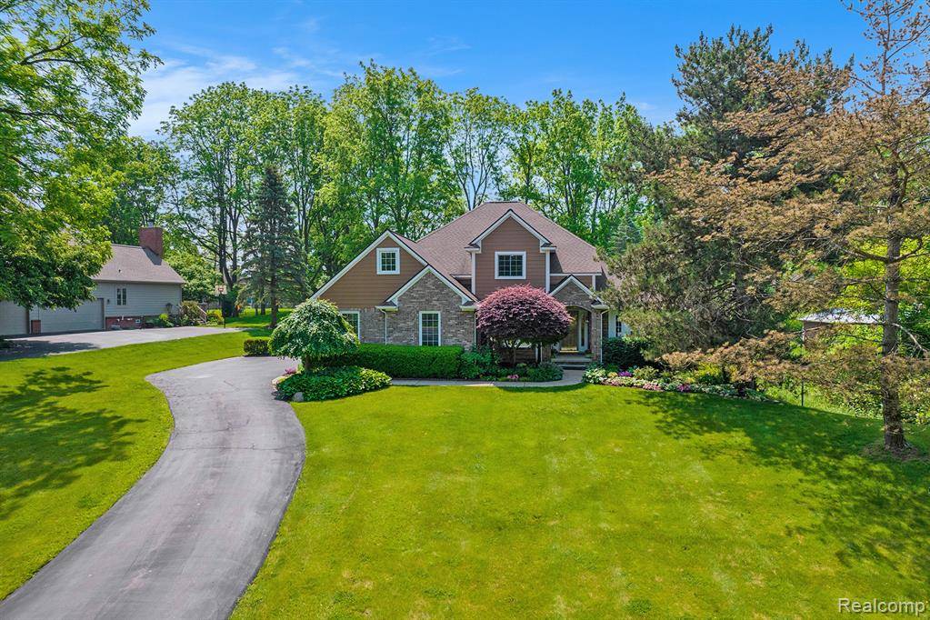 Howell, MI 48843,4118 Pinehurst Drive