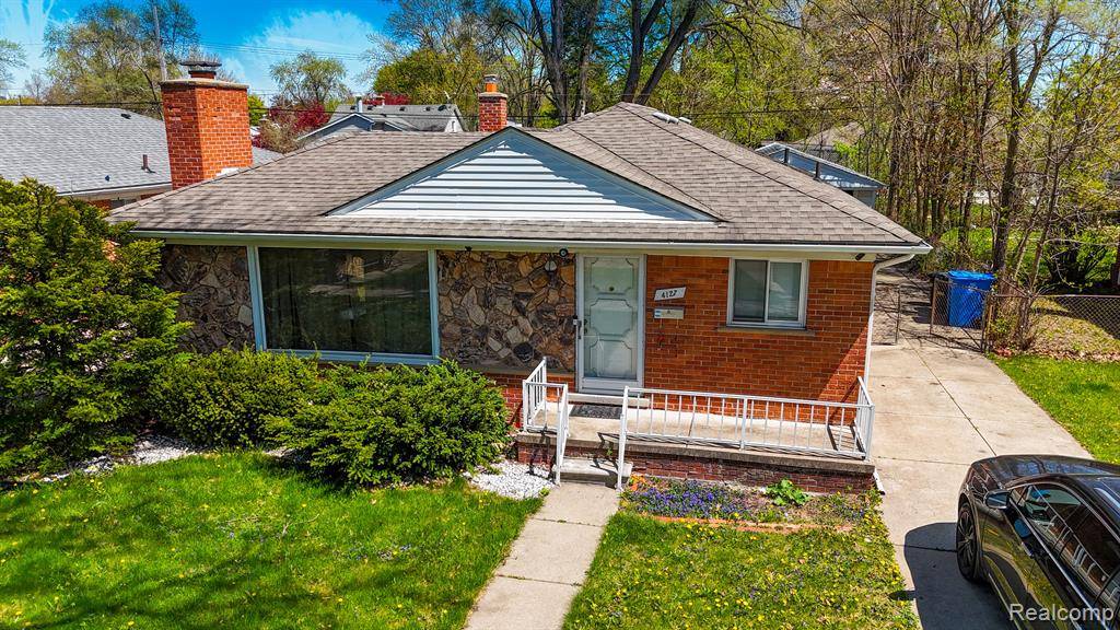 Dearborn Heights, MI 48125,4127 MCKINLEY Street