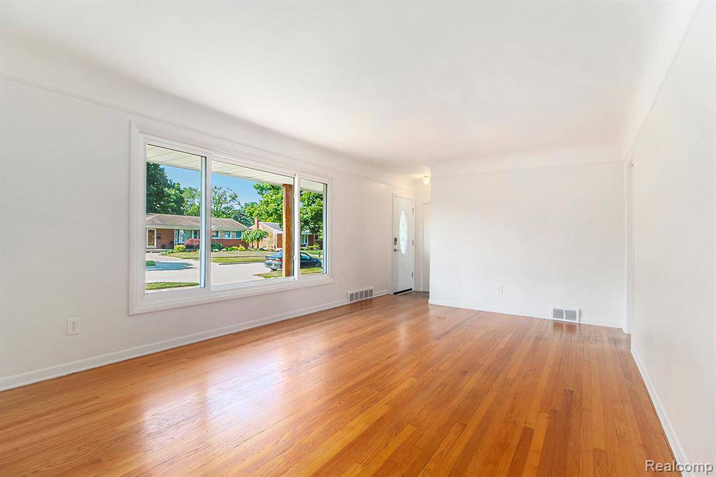 Livonia, MI 48154,29424 Oakley Street