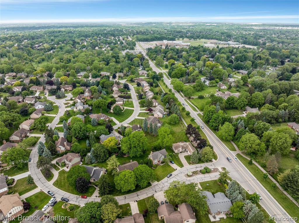 Rochester Hills, MI 48309,885 Timberline Drive