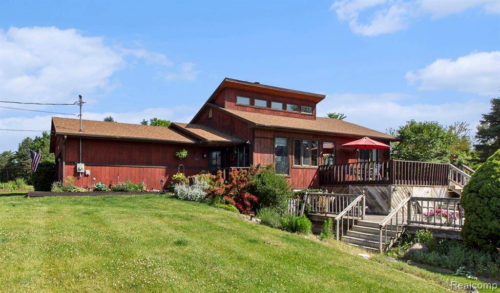 Grand Blanc, MI 48439,10267 Wake Robin Drive