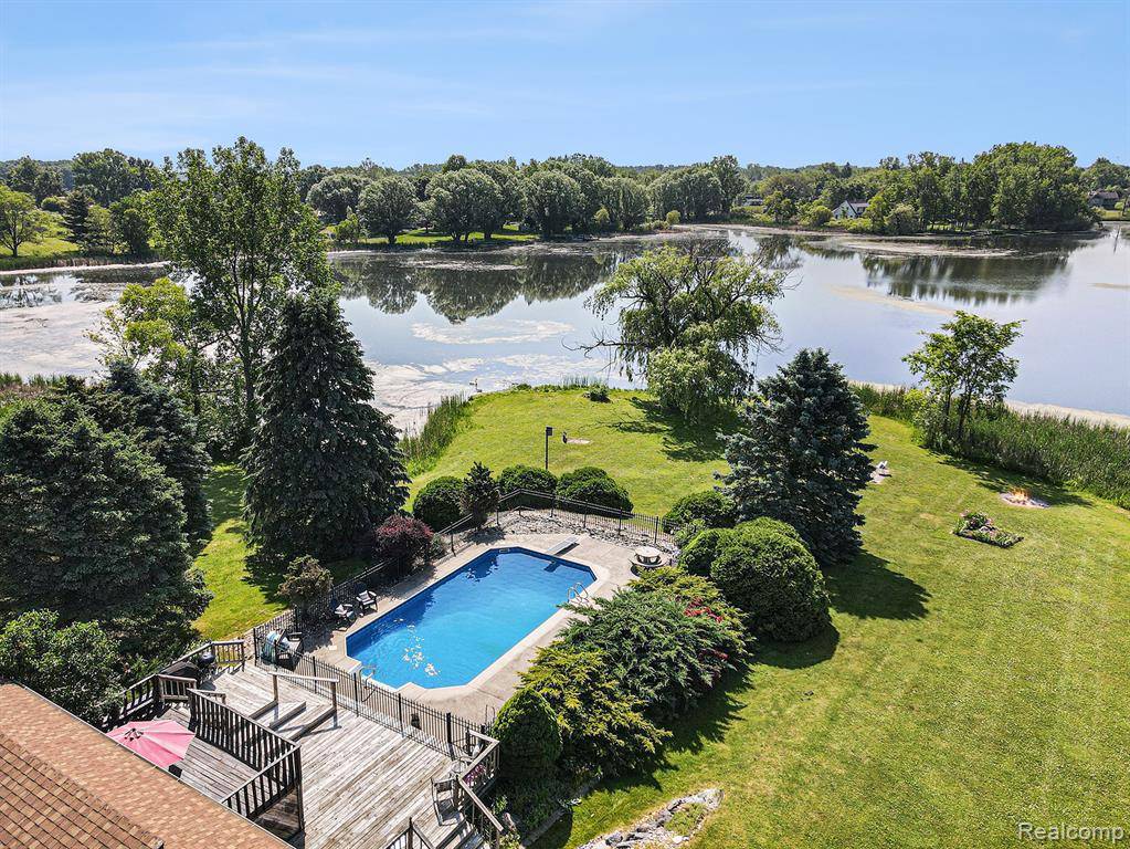 Grand Blanc, MI 48439,10267 Wake Robin Drive