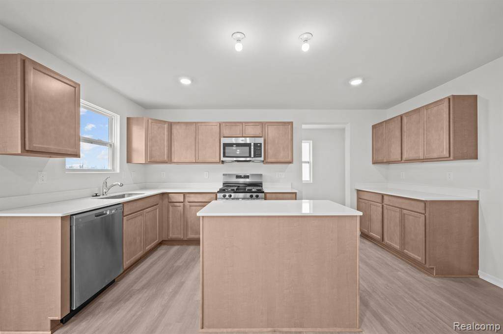 Grand Blanc, MI 48439,4303 Oak Street