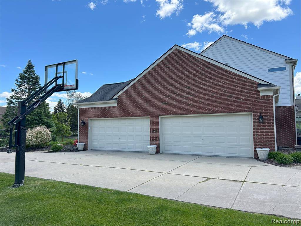 Plymouth, MI 48170,11273 Fellows Creek Drive