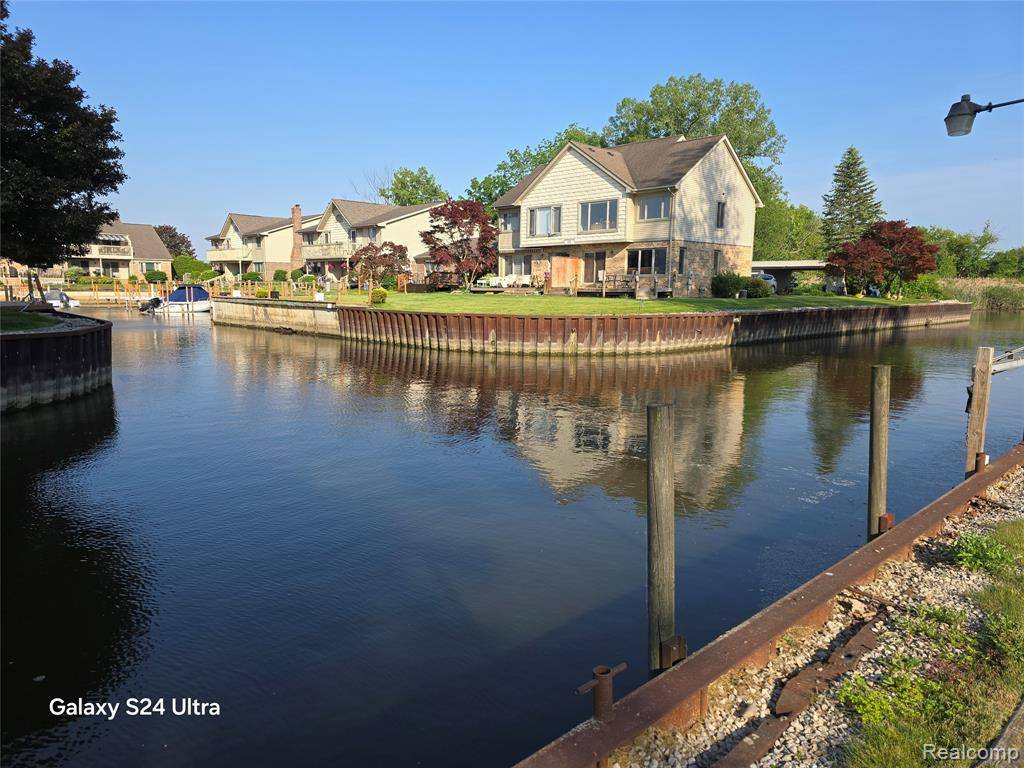 Grosse Ile, MI 48138,27853 Johnson Road