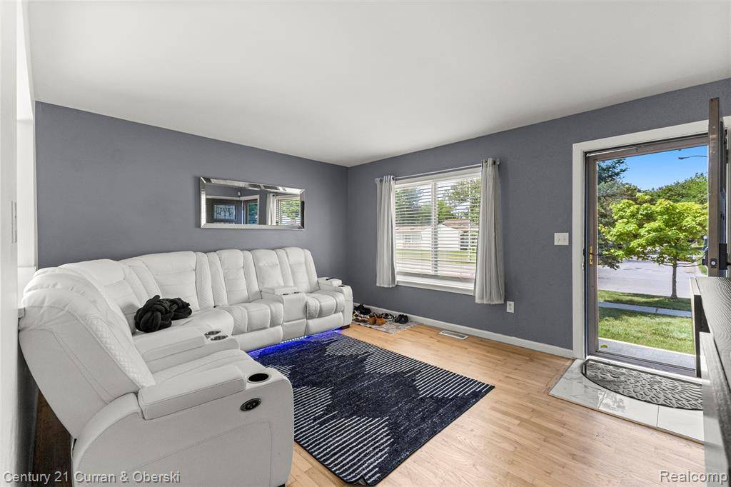 Romulus, MI 48174,15789 Meadow Street