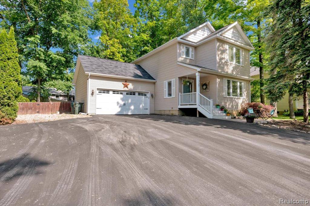 Lake Orion, MI 48362,737 Camilla Boulevard
