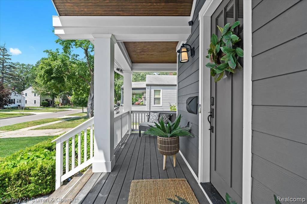 Royal Oak, MI 48067,707 S Altadena Avenue
