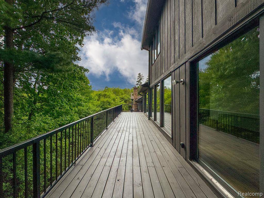 Bloomfield Hills, MI 48302,1915 PINE RIDGE Lane