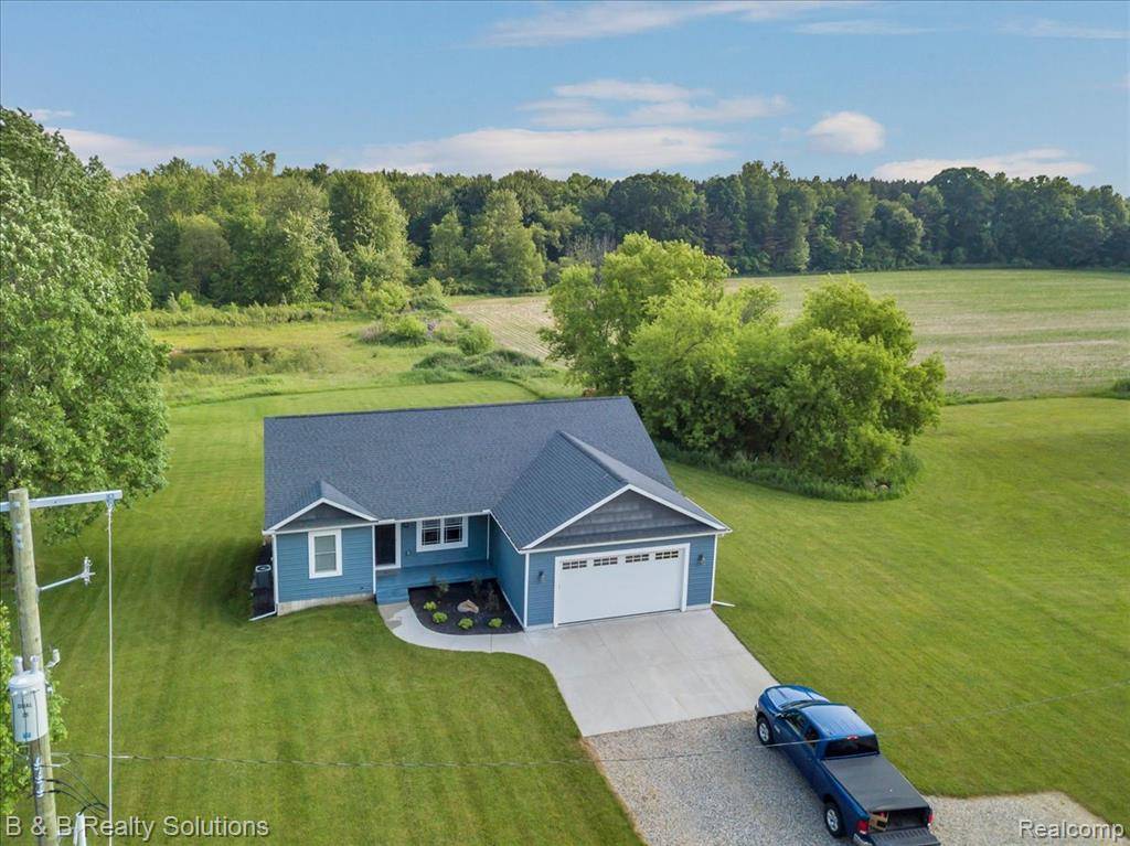 Lapeer, MI 48446,437 Angle Road