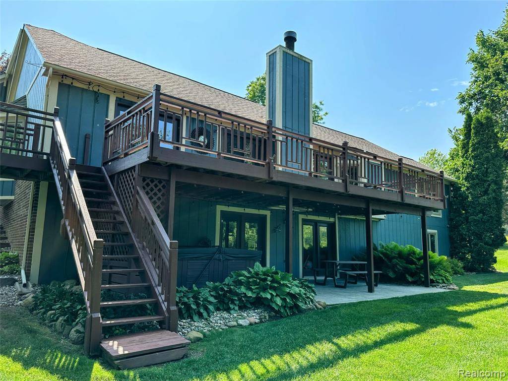 Brighton, MI 48116,6771 FOXBORO
