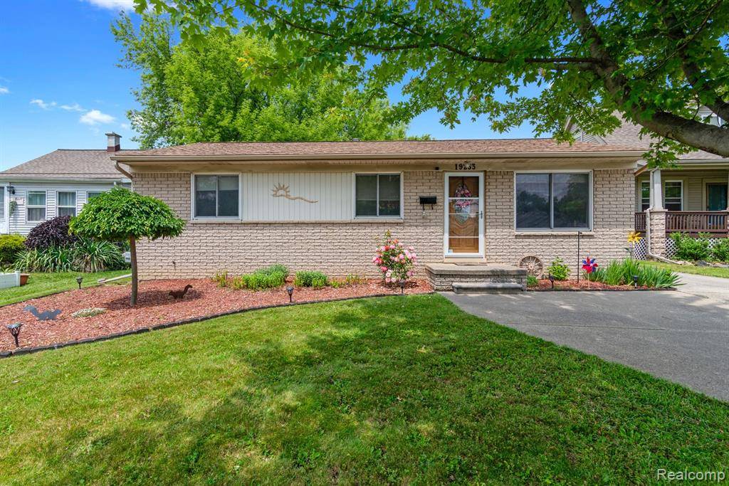 Roseville, MI 48066,19233 Martin Road