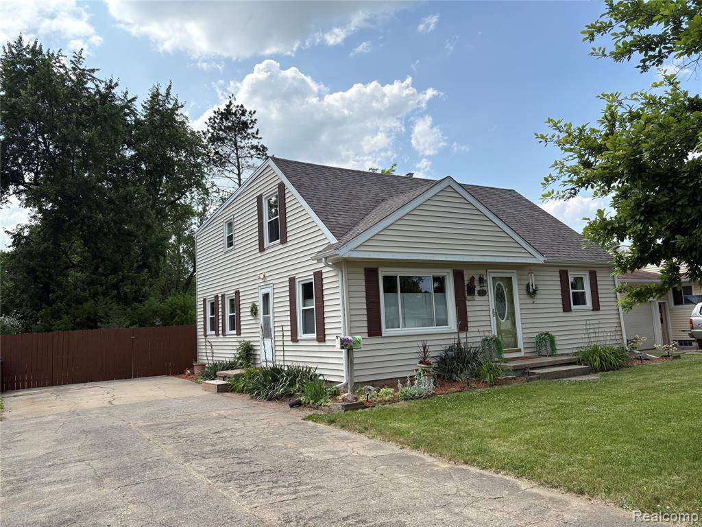 Grand Ledge, MI 48837,1118 Pine Street