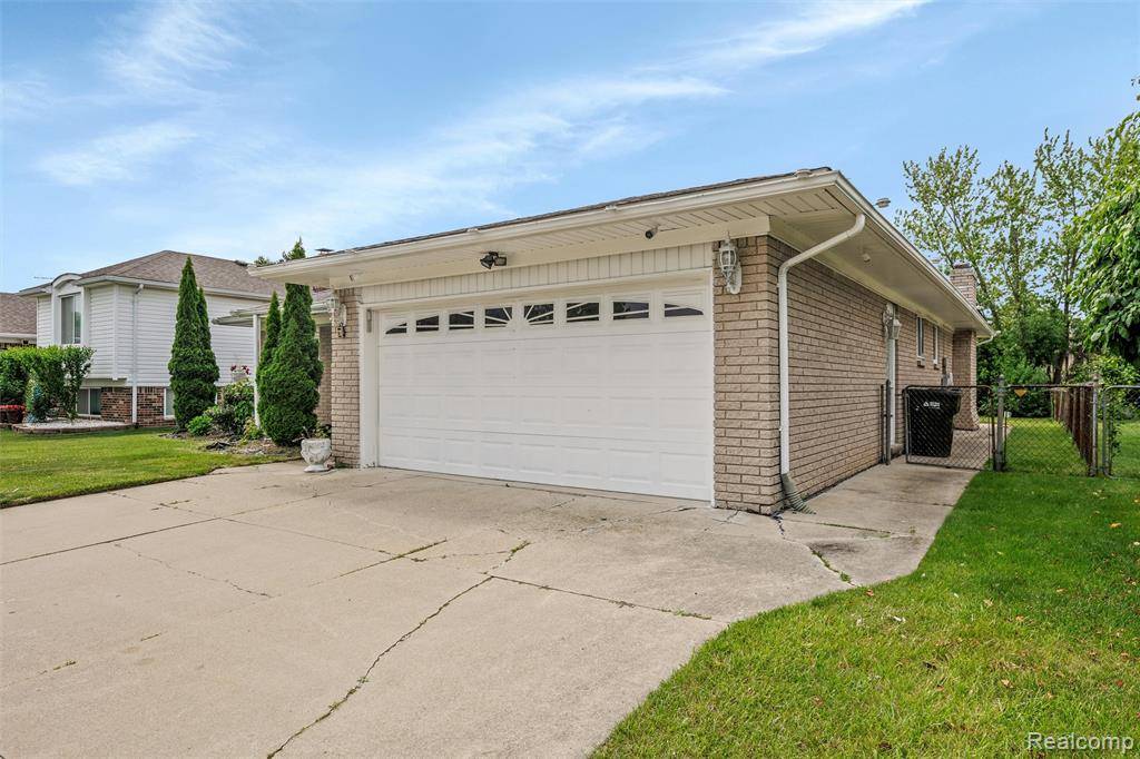 Sterling Heights, MI 48310,1958 Fox Hill Drive