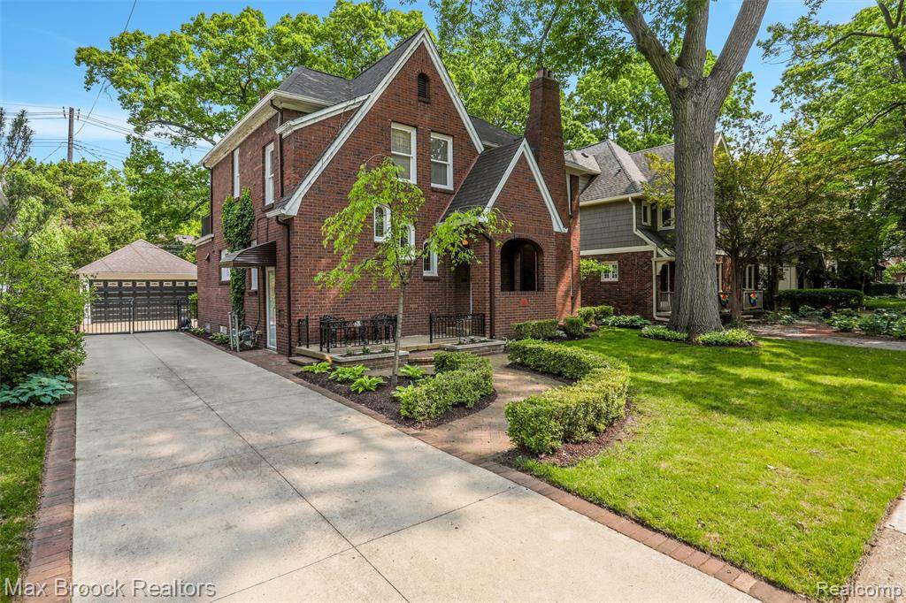 Pleasant Ridge, MI,11 Sylvan Avenue