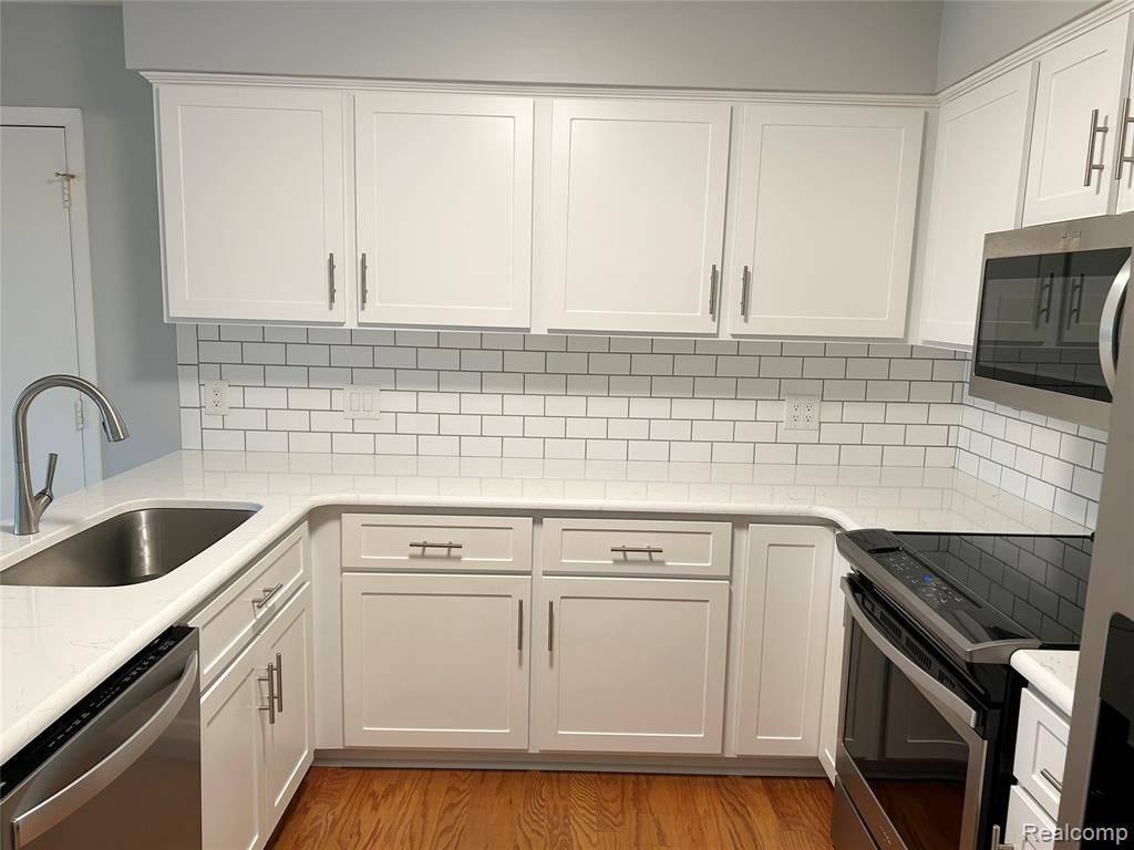 Rochester Hills, MI 48307,591 Tennyson