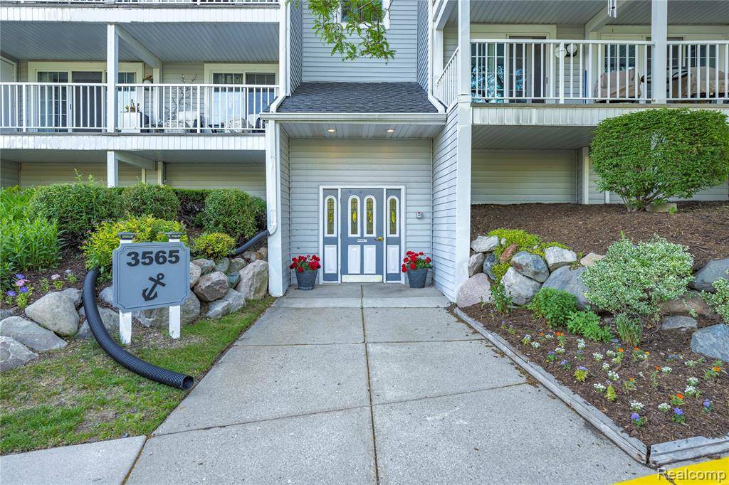 Waterford, MI 48328,3565 Port Cove Drive