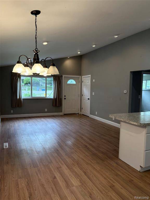 Flushing, MI 48433,6167 Sonny Avenue