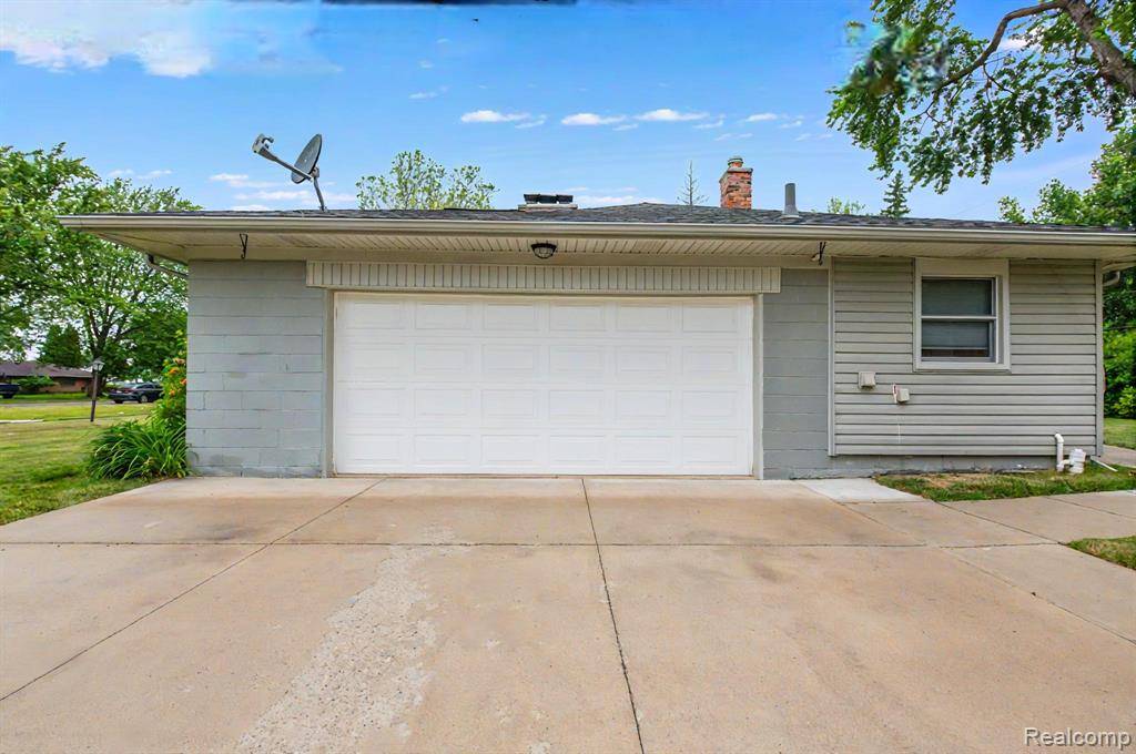 Southfield, MI 48075,24710 Lathrup Boulevard
